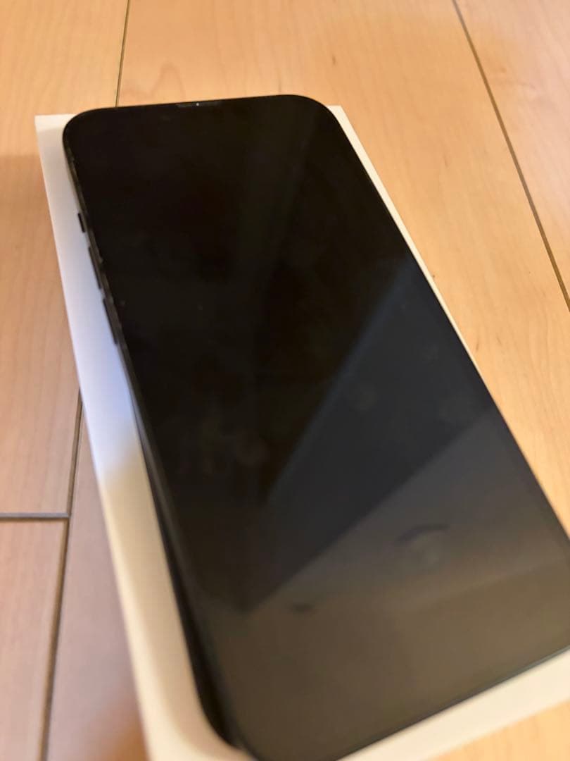 ま*き様 iPhone 13 512GB ミッドナイト　iPhone8セット