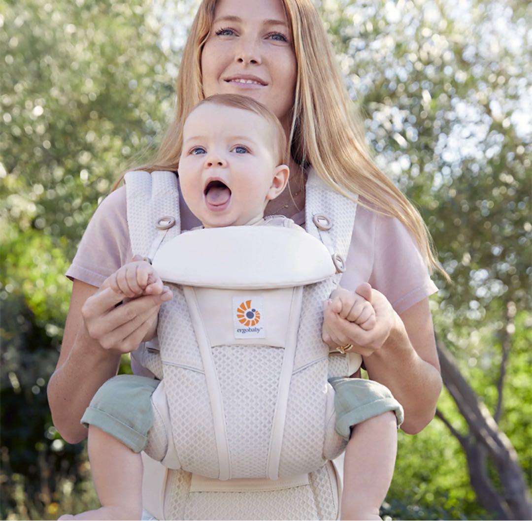 エルゴ オムニ ブリーズ サンドベージュ 抱っこ紐 収納ポーチ付き