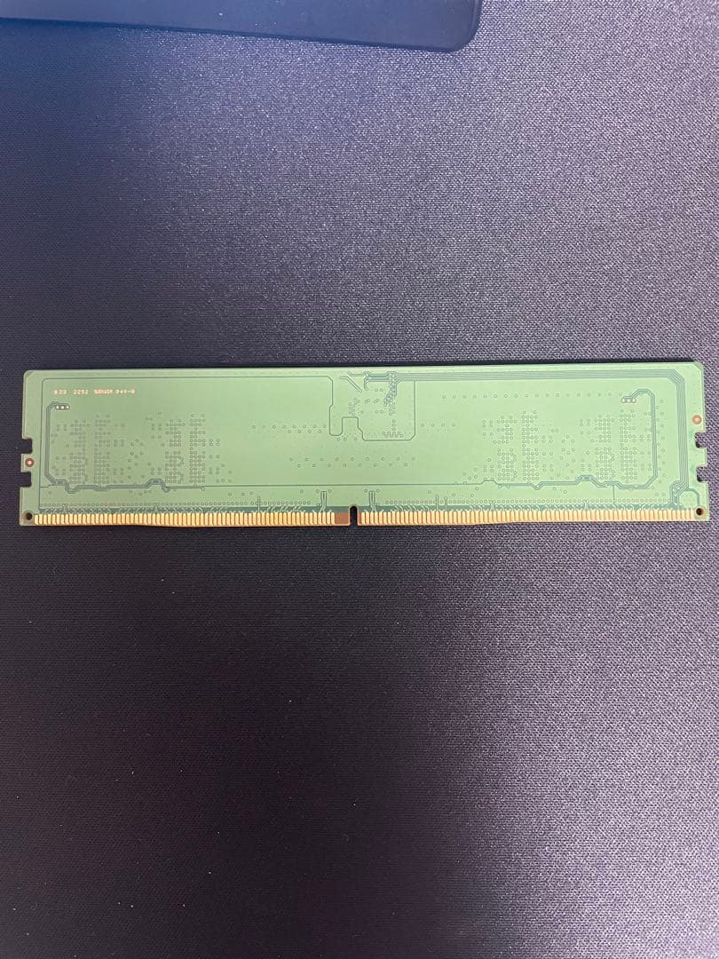 Samsung 8GB DDR5 UDIMM メモリ