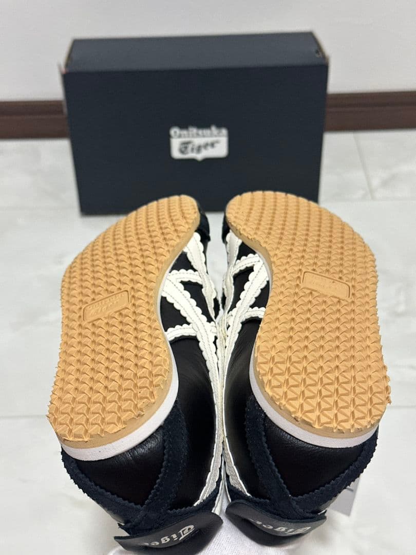 新品☆ オニツカタイガー Mexico66 TGRS