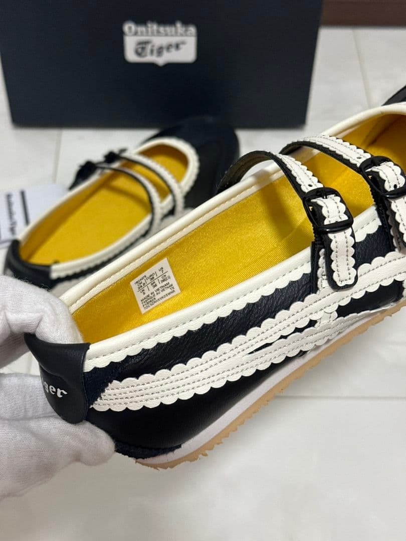 新品☆ オニツカタイガー Mexico66 TGRS