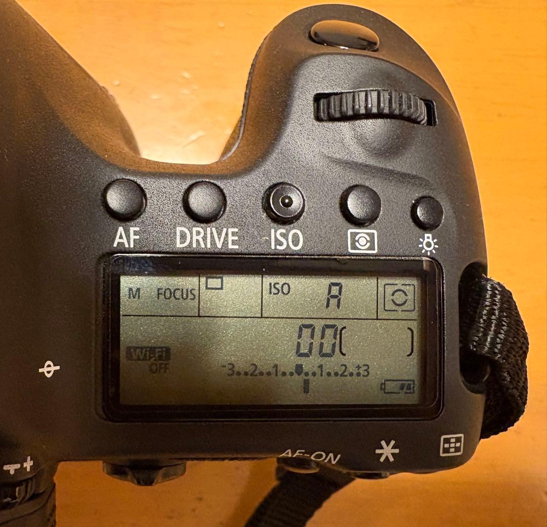 キャノンEOS 6D 本体　（シャッター回数少なめ）