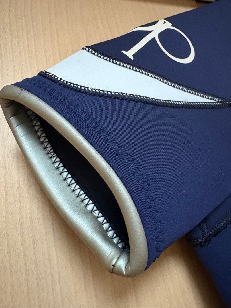 新品訳あり　OPウエットスーツ　レディースL 紺/白