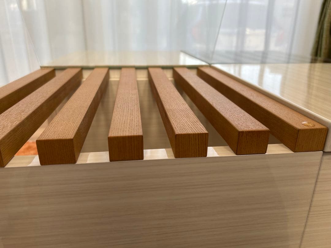 モダンデザインのセンターテーブル