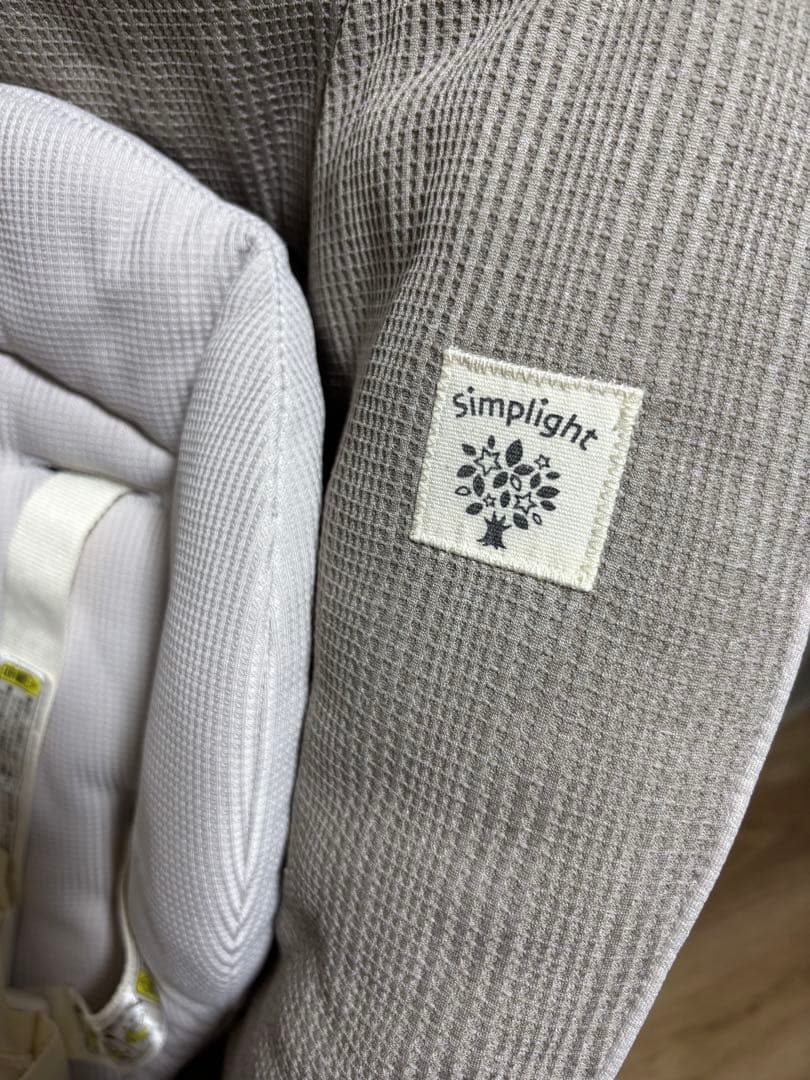 コンビ ネムリラ 手動（洗えるランチトレイ付き）ベビーチェア