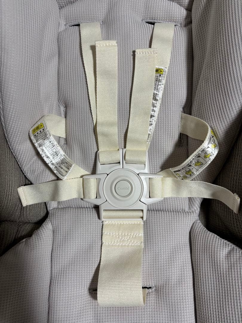 コンビ ネムリラ 手動（洗えるランチトレイ付き）ベビーチェア