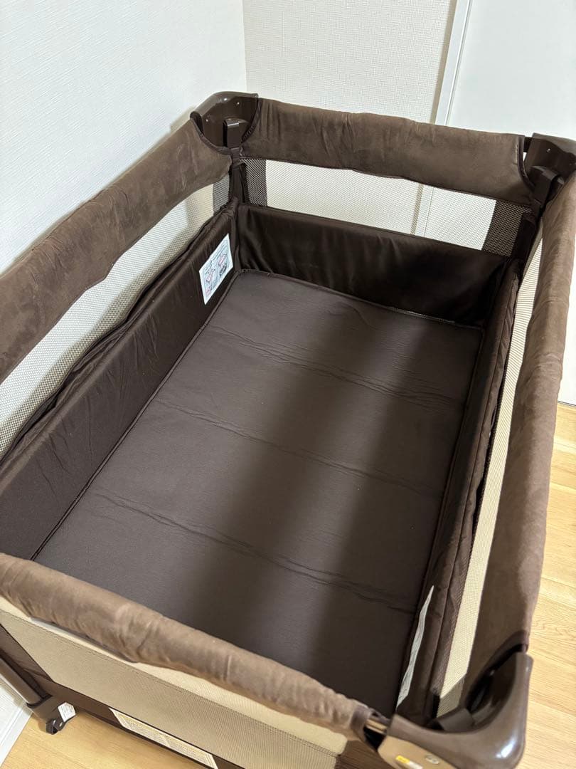Aprica ココネル エアプラス ベビーベッド　ブラウン