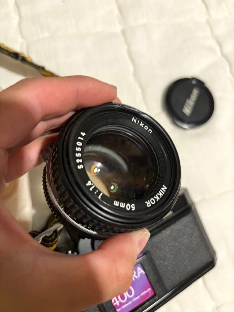 Nikon FE2 フィルムカメラ　ポートラフィルム2本付き