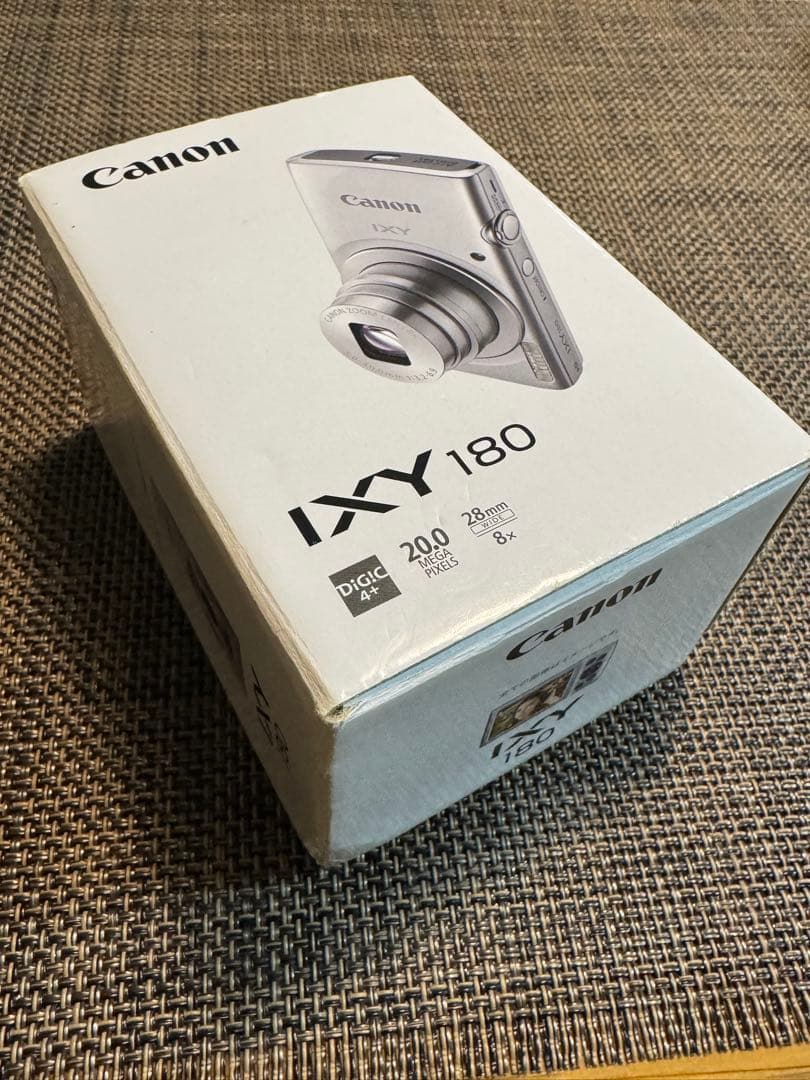 【Canon IXY180】 シルバー 本体と付属品　【デジカメ】