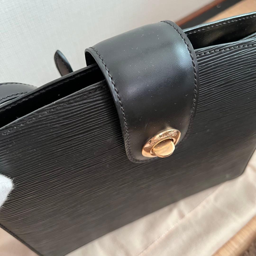 ルイヴィトン　カプチン　レザー　エピ　ショルダーバッグ