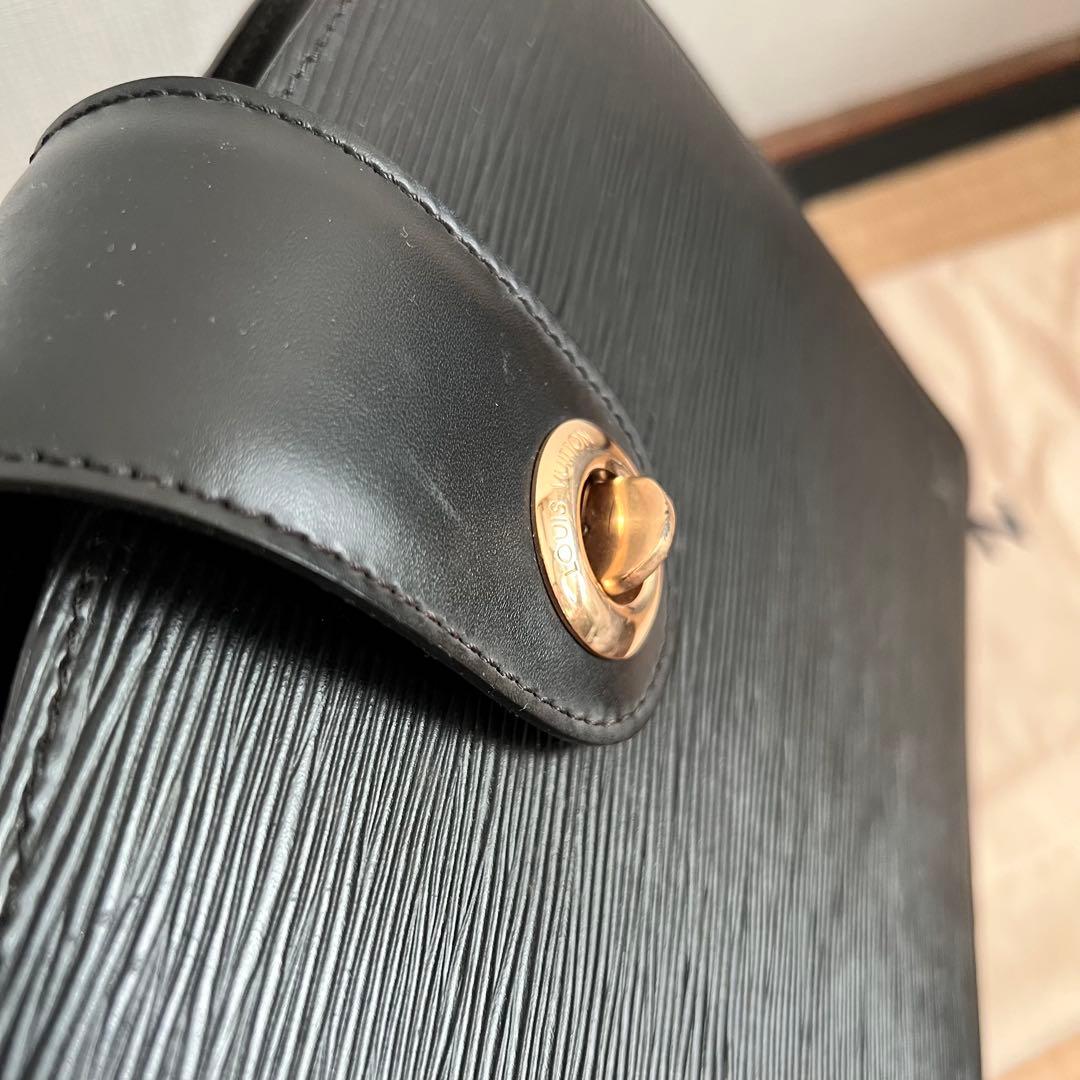 ルイヴィトン　カプチン　レザー　エピ　ショルダーバッグ