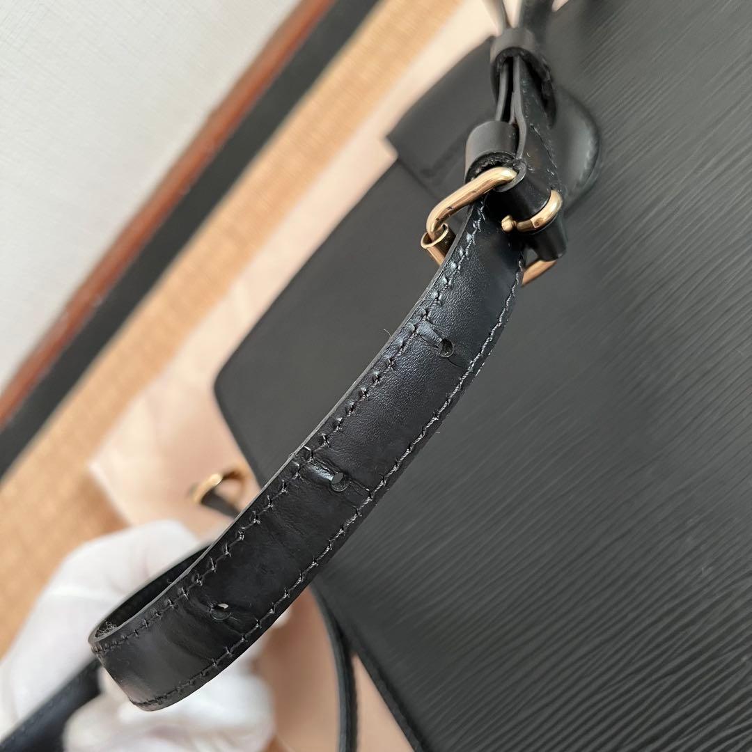 ルイヴィトン　カプチン　レザー　エピ　ショルダーバッグ