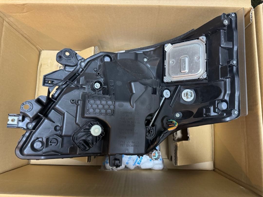 y*k様 E26 キャラバン 純正LEDヘッドライト