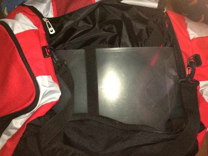 スポーツバック uhlsport