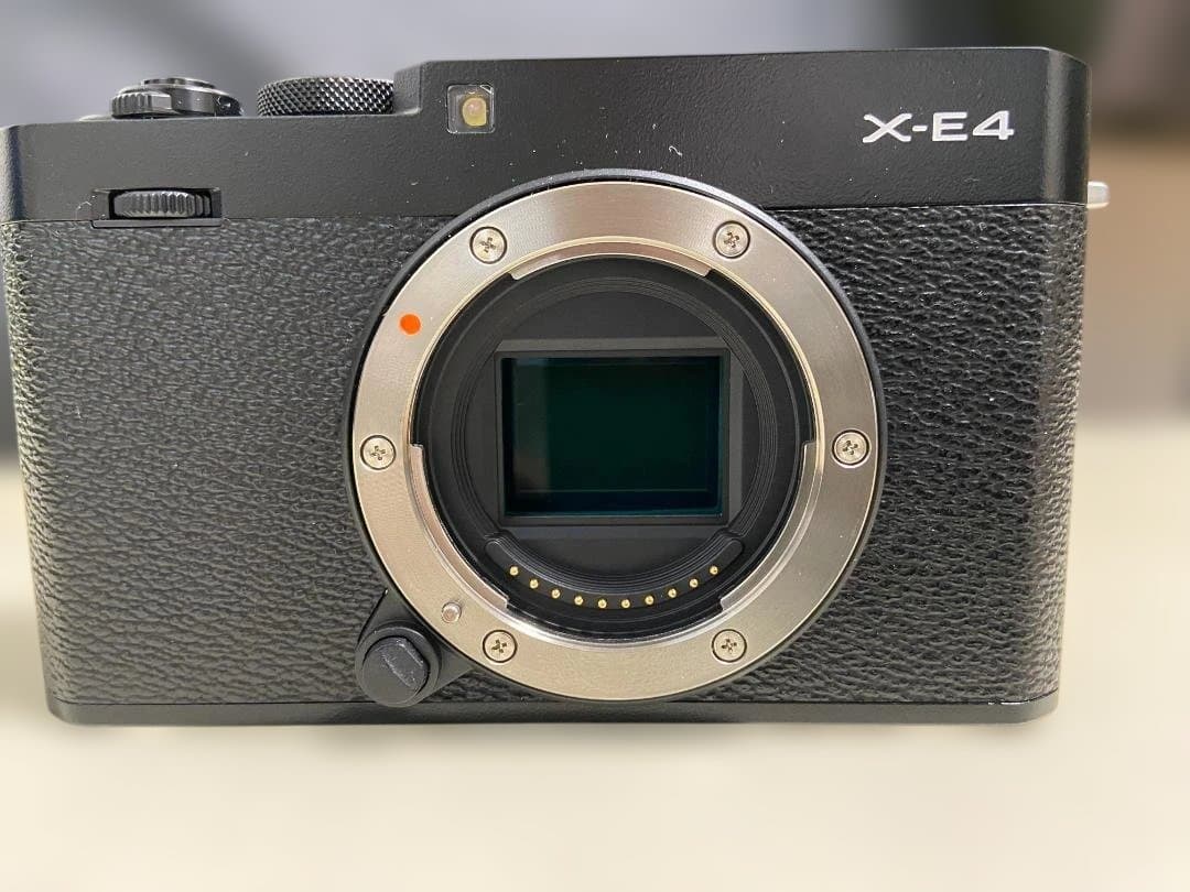 新品同様 FUJIFILM X-E4（シャター回数50回以下）+レンズ ブラック