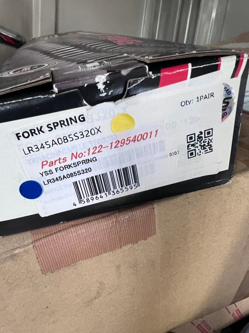 ・トライアンフ ボンネビル T100 YSS フォークスプリング【新品、未使用】