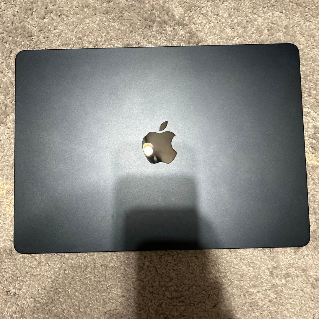 Macbook air M2 13.6インチ