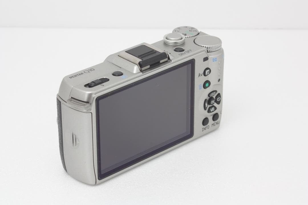 【良品】ペンタックス PENTAX Q10 ボディ シルバー 完動品 #353a