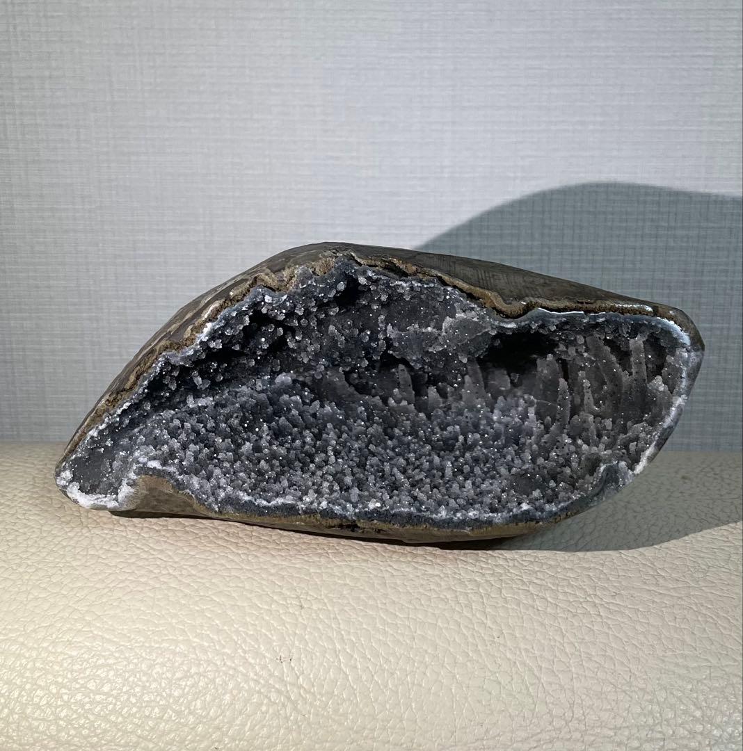 ブラックギャラクシーアメジストドーム ドゥルージー 山型 森模様 ジオード 晶洞