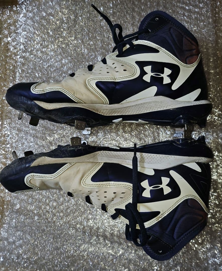 アンダーアーマー ハイカット？スパイクの使用品 27センチ