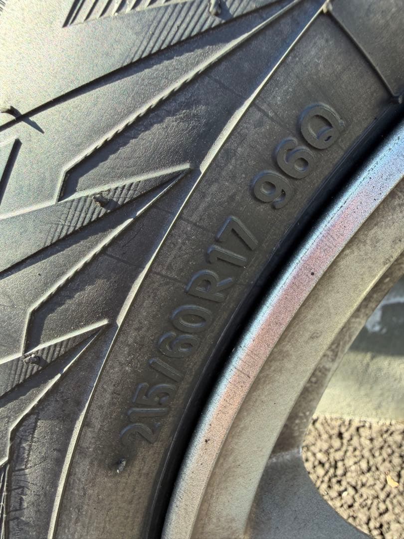 スタッドレスタイヤ　ホイールセット 4本215/60R17