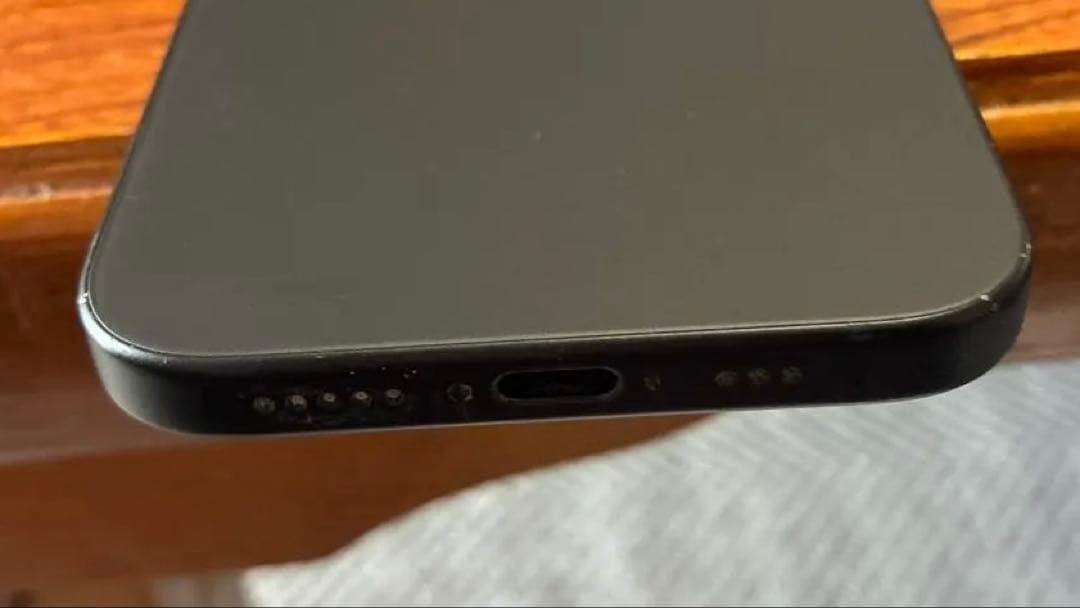 Apple iPhone 15 ブラック 本体　SIMフリー