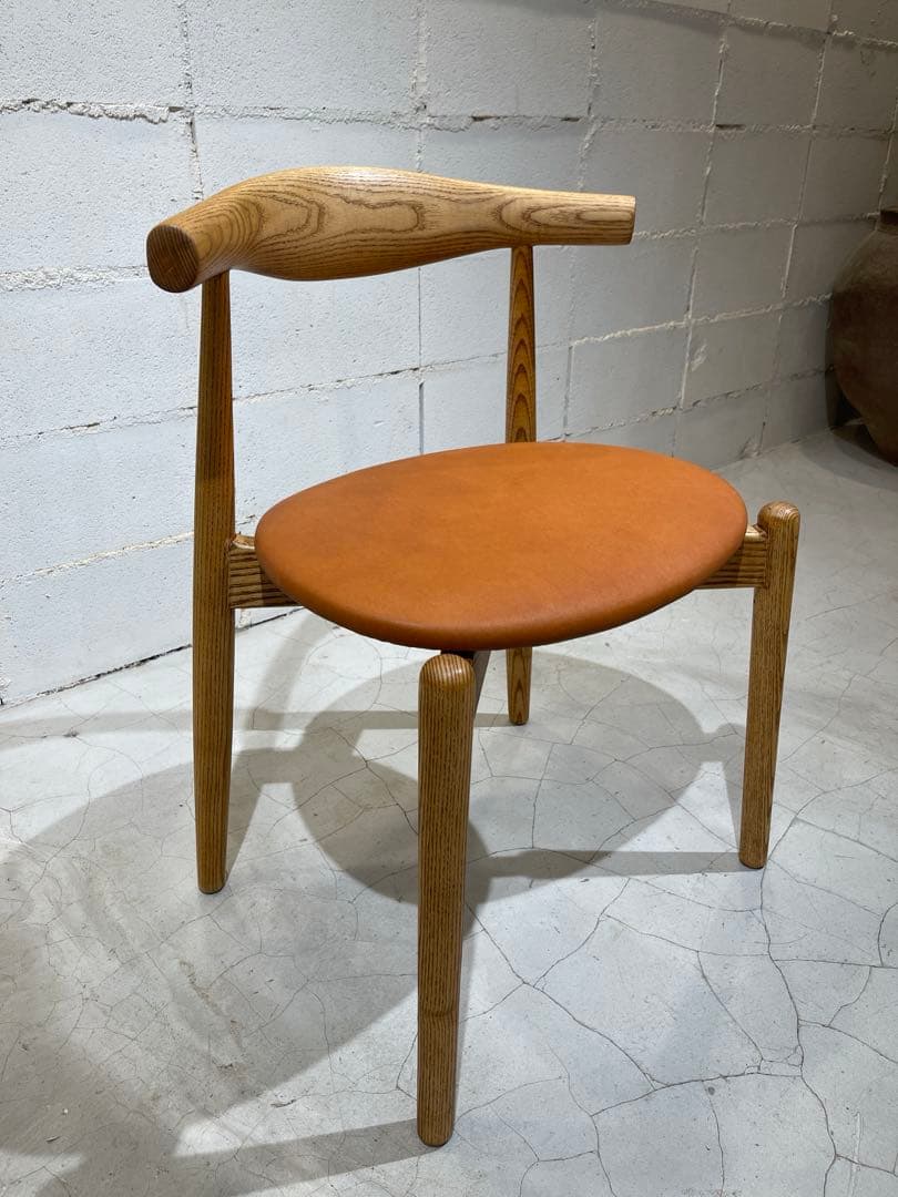 天然木無垢材　エルボーチェア　ダイニングチェア　本革　北欧スタイル　リプロダクト