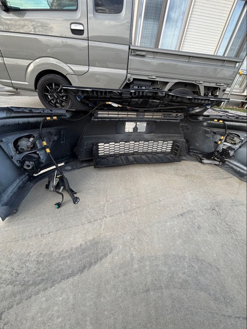 30プリウス　g.s フロントバンパー カラー:040