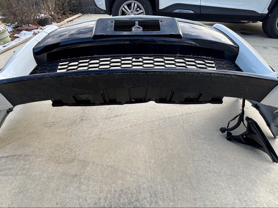 30プリウス　g.s フロントバンパー カラー:040