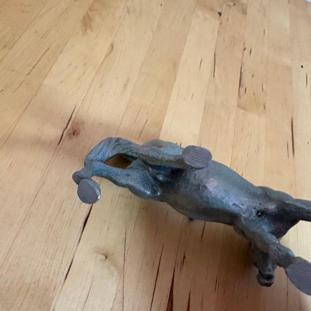 金属　馬　像　　(m