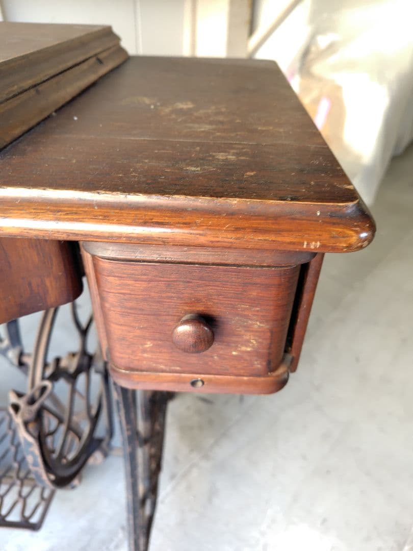 アンティークミシン脚テーブル　SINGER 足踏みミシン　網目　鉄脚