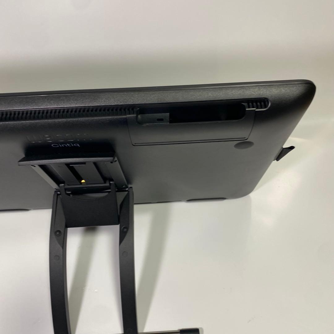 美品WACOM Cintiq22 DTK2260K0D 21.5型液晶タブレット