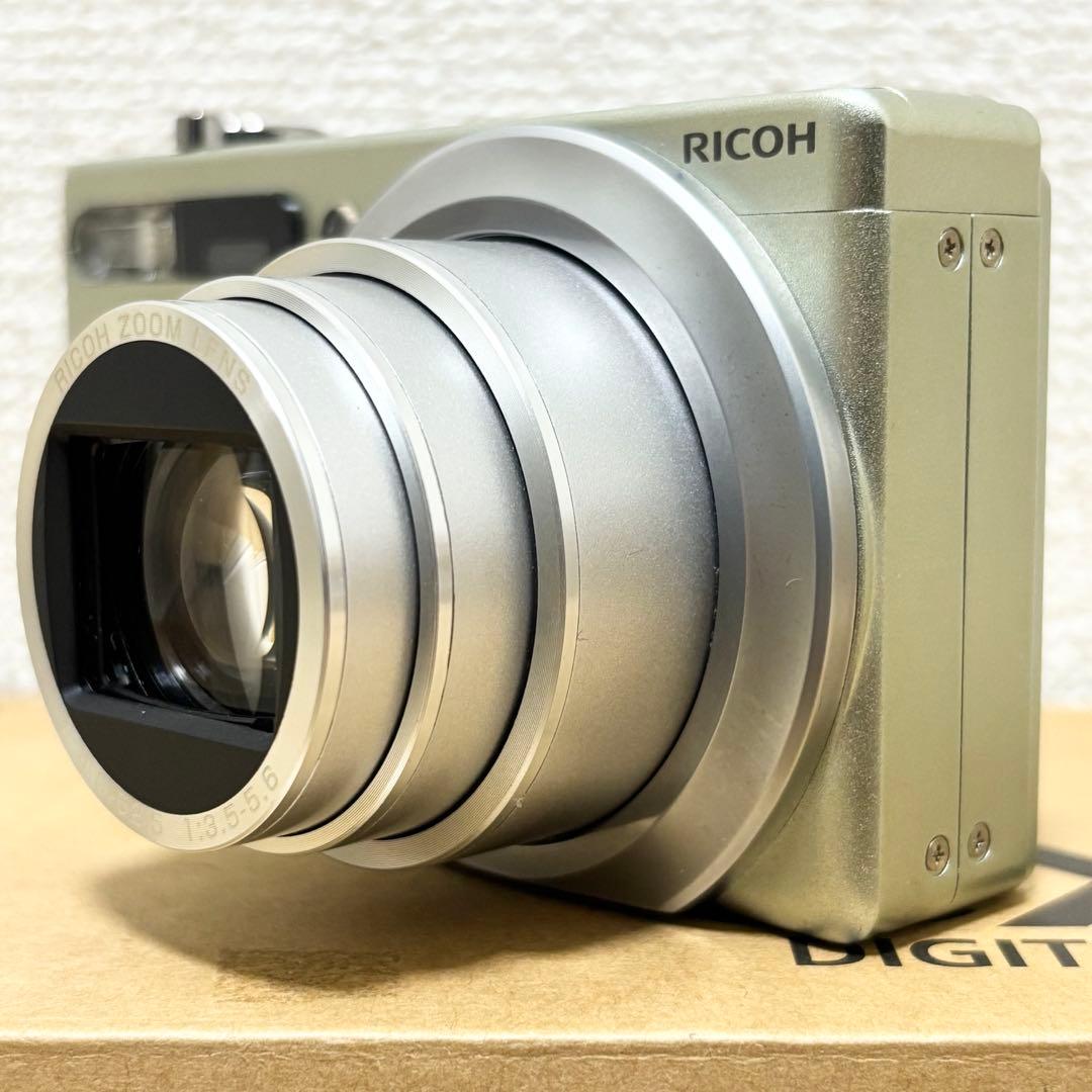 RICOH CX5 コンパクトデジタルカメラ シルバー 動作確認済み・ほぼ未使用