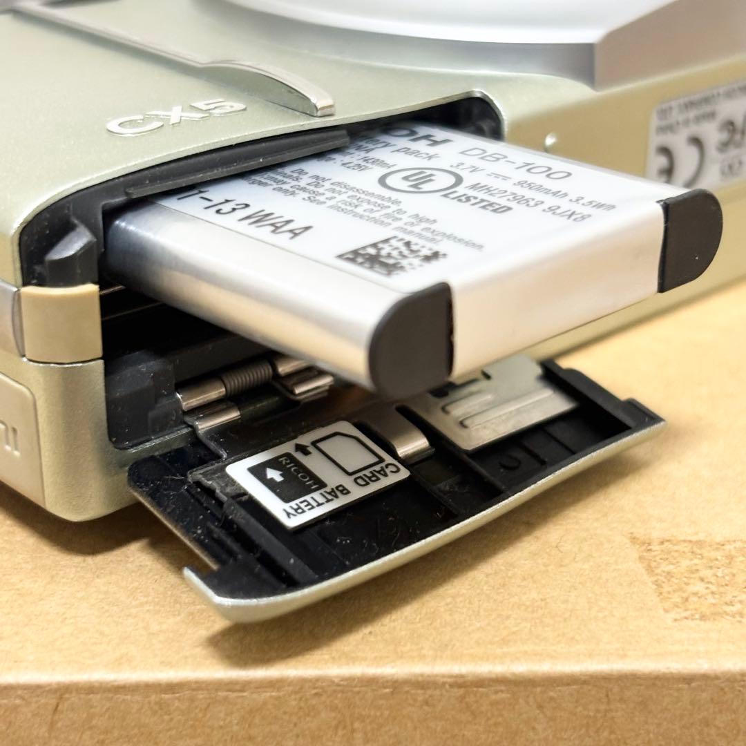 RICOH CX5 コンパクトデジタルカメラ シルバー 動作確認済み・ほぼ未使用
