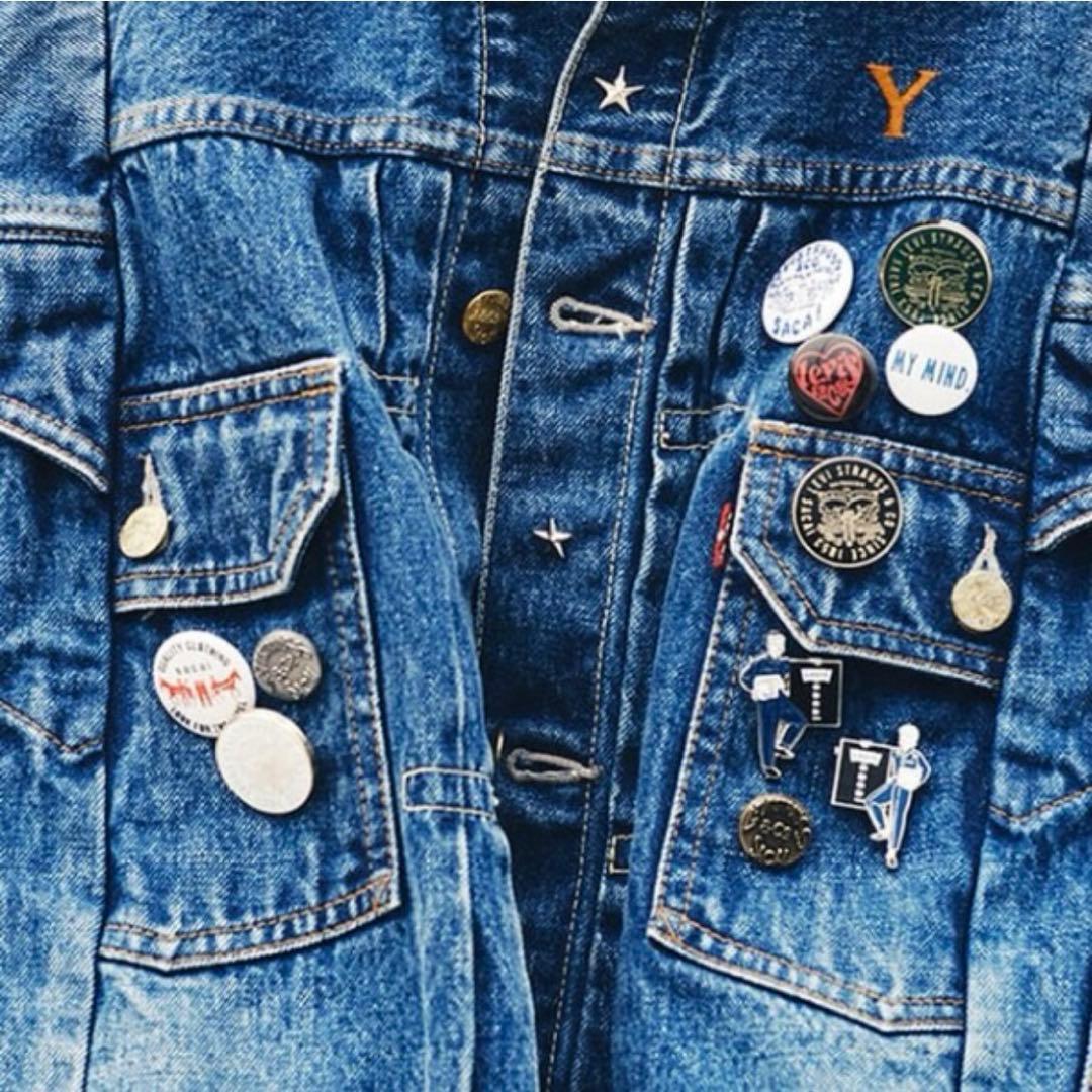 Levi’s sacai ピンズ 3種セット リーバイス サカイ ゴールド