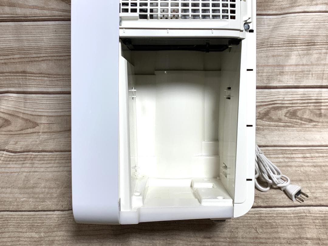 シャープ 23畳 冷風・衣類乾燥除湿機 コンパクトクール CM-L100 良品