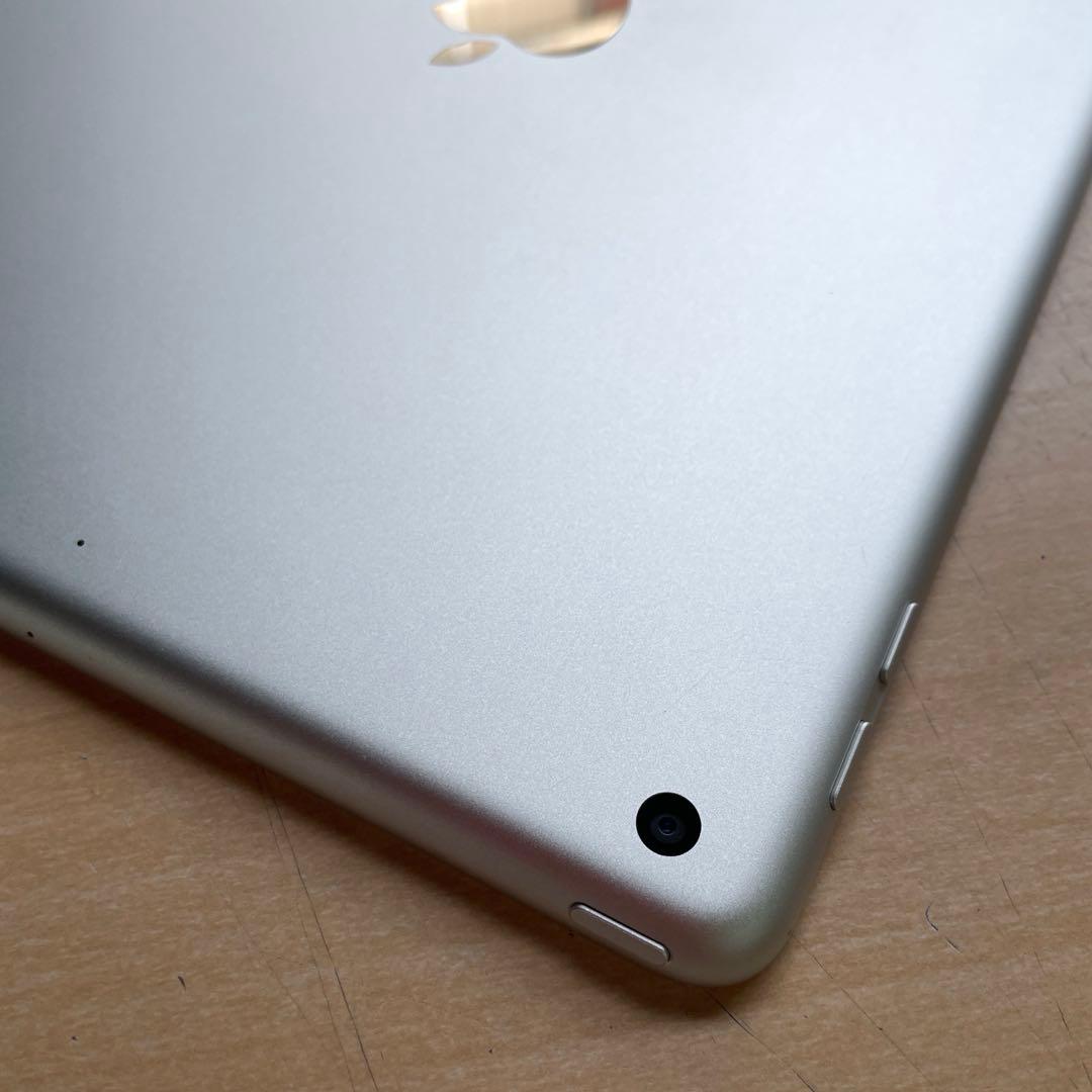 iPad 第6世代　A1893　Wi-Fiモデル　シルバー　32GB 美品#4