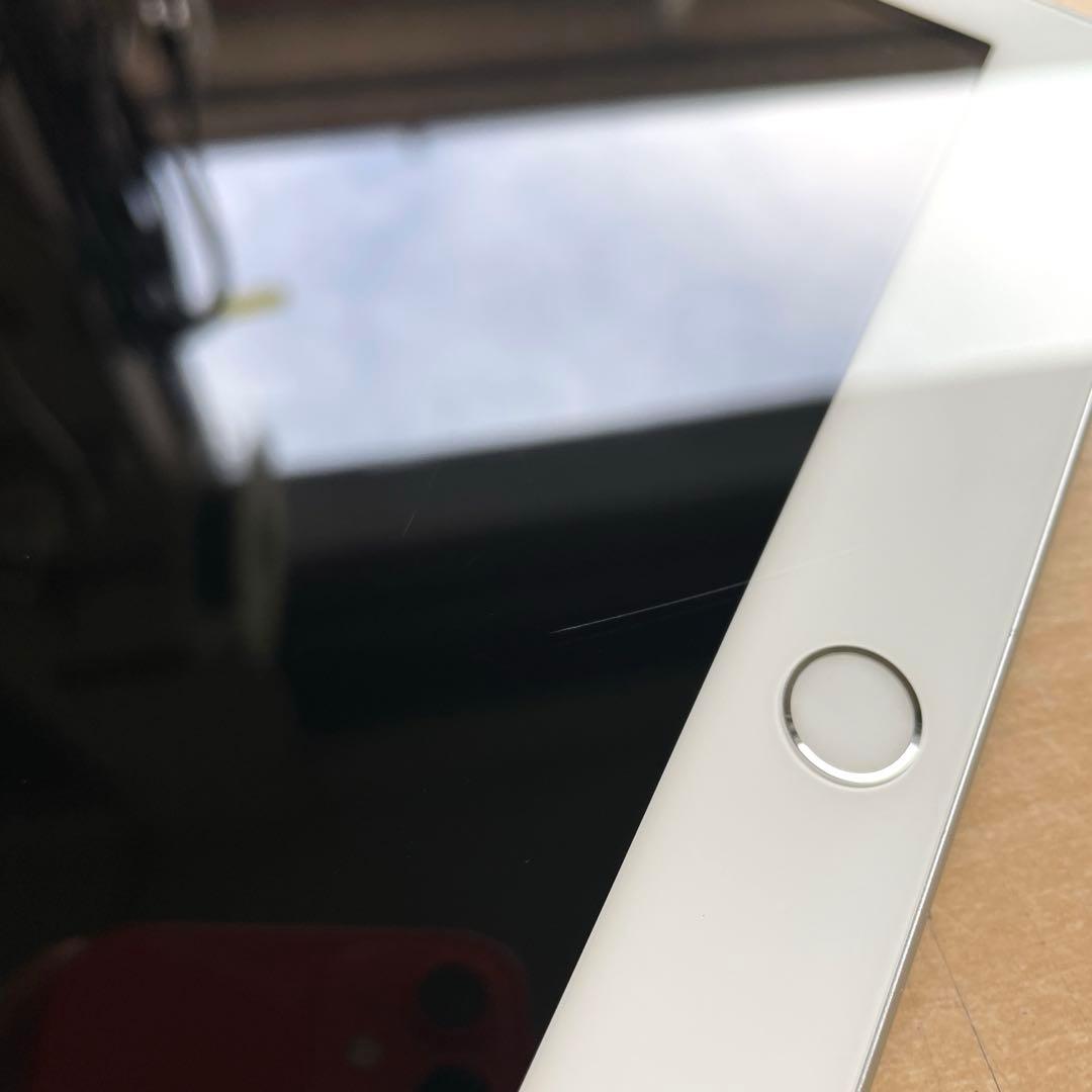 iPad 第6世代　A1893　Wi-Fiモデル　シルバー　32GB 美品#4