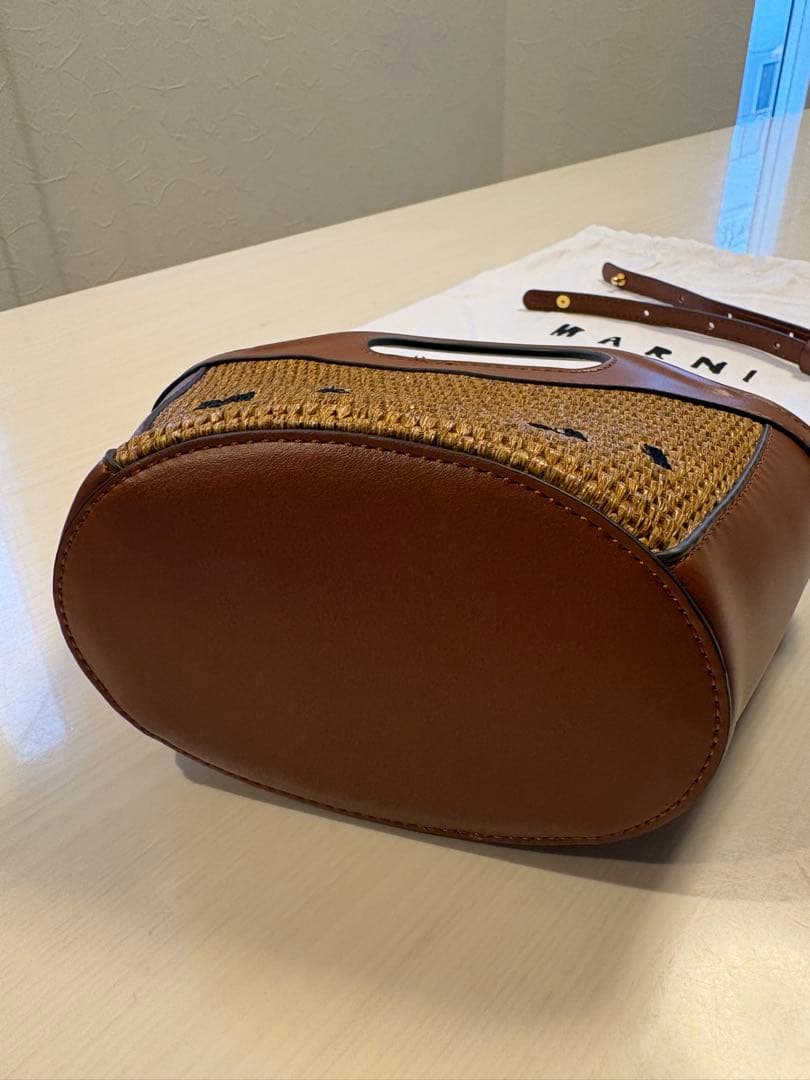 ごん✴︎MARNI ストロー レザー かごバッグ
