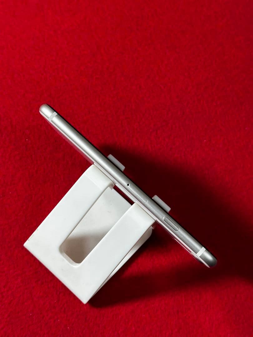 【4195】iPhone SE3第3世代スターライト 64GB simフリー