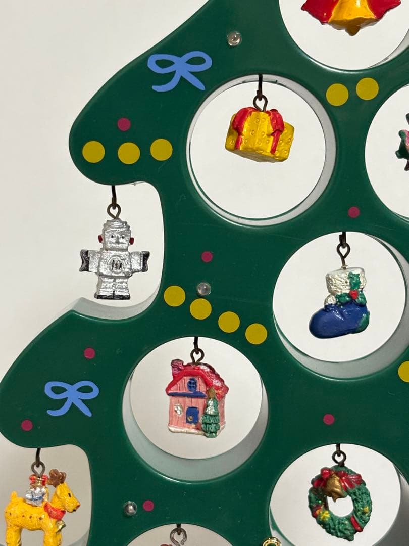 ハローキティ　サンリオ　クリスマスツリー　ライト・メロディー付き