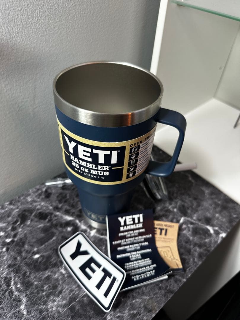 【新品未使用】YETI ランブラー 35oz マグ ストローリッド付 ネイビー