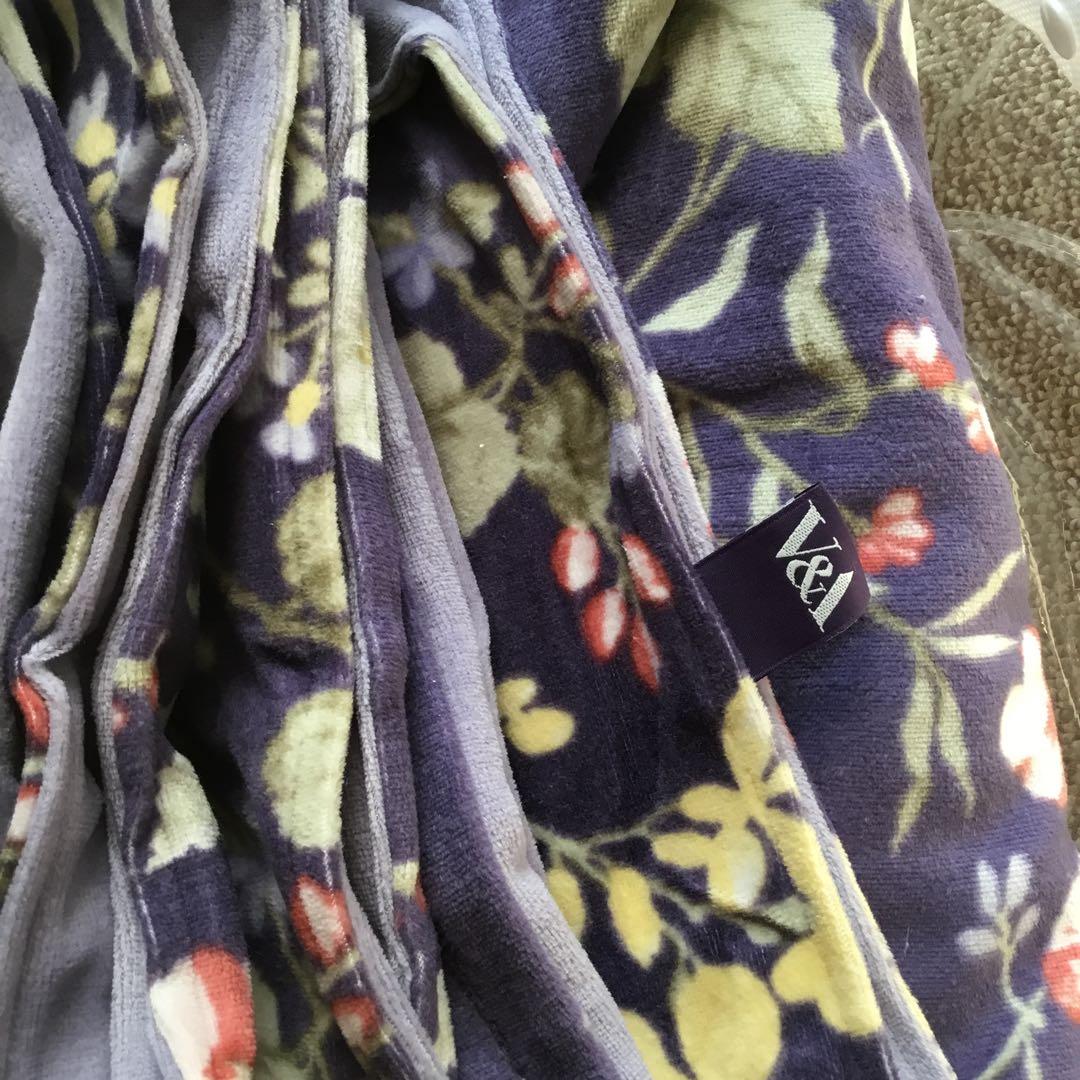 V&A あったかカバー 花柄　ロマンス小杉　ダブルサイズ