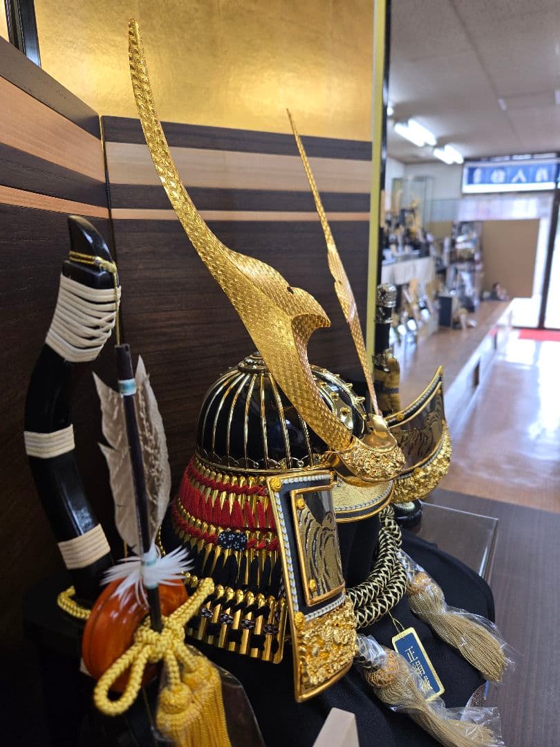 【展示品限り】五月人形　兜　鍬形　収納飾り　子供着用可　※閉店セール　S27