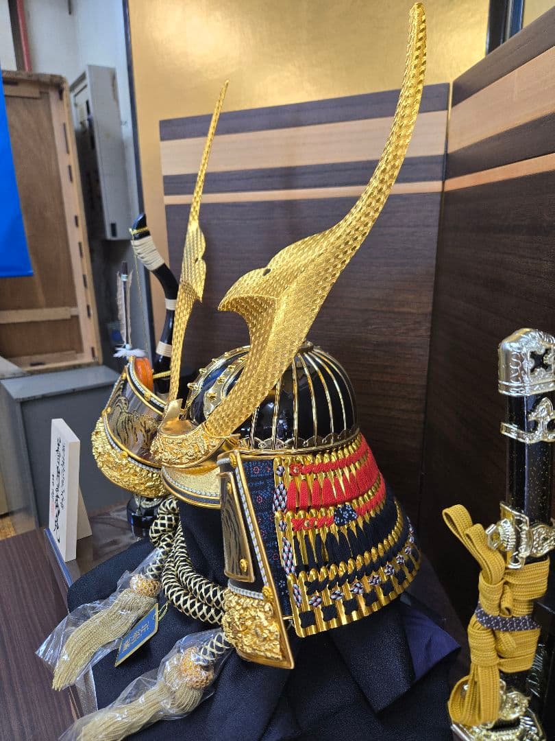 【展示品限り】五月人形　兜　鍬形　収納飾り　子供着用可　※閉店セール　S27