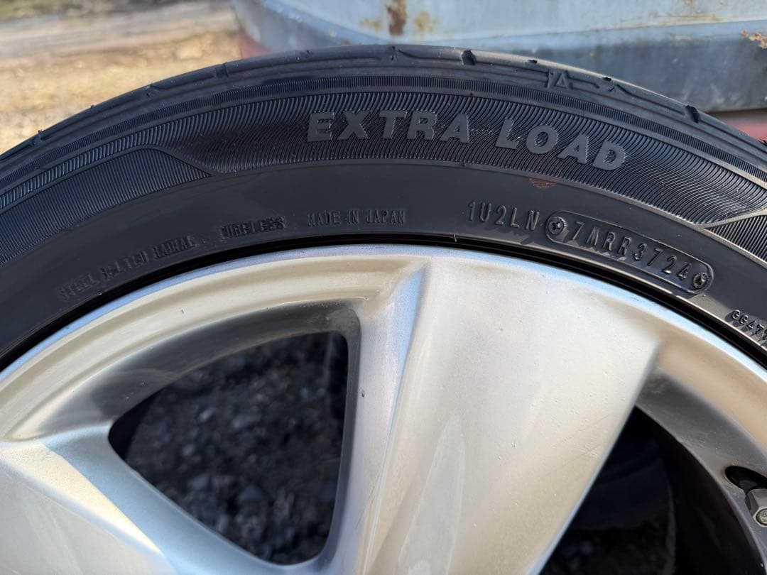 レクサスのタイヤサイズ245/45/R19