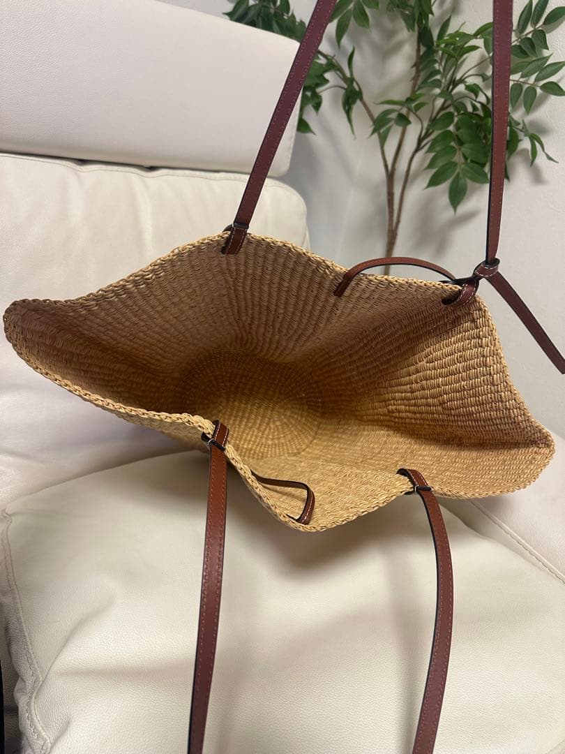 美品LOEWEシェルカゴバックアナグラムチャーム¨̮