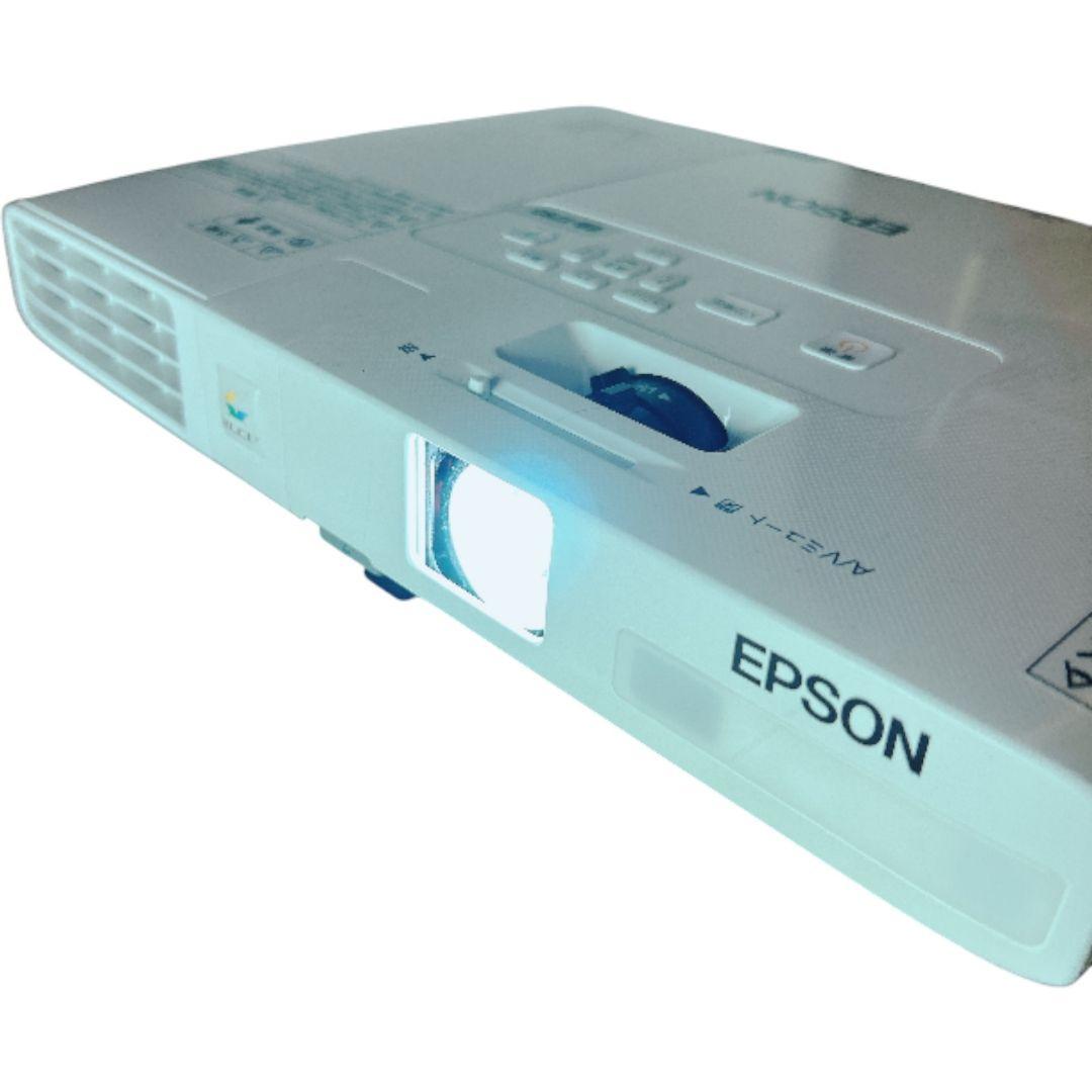 【付属品多数】 極美品 EPSON プロジェクター EB-1750 バッグ付き
