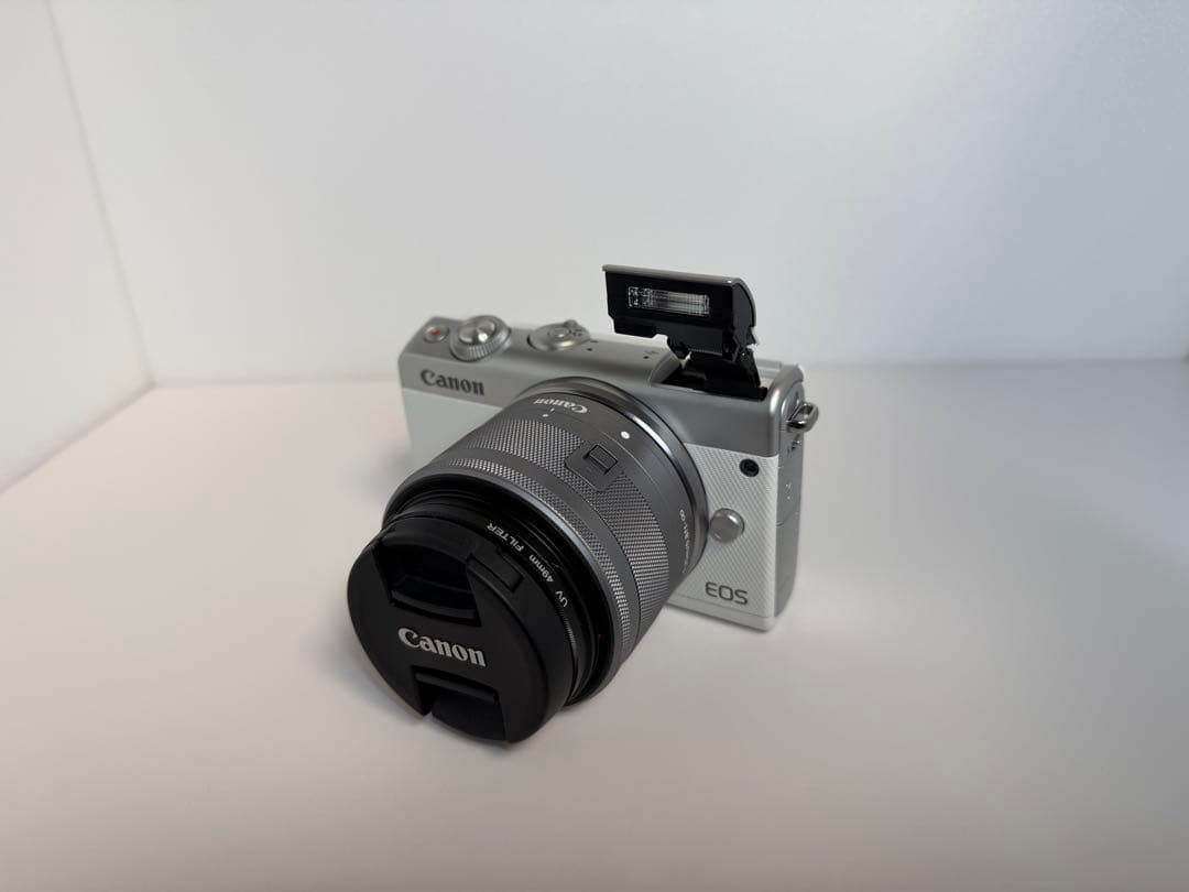 Canon EOS M100 ミラーレス一眼　ダブルズームキット　ホワイト
