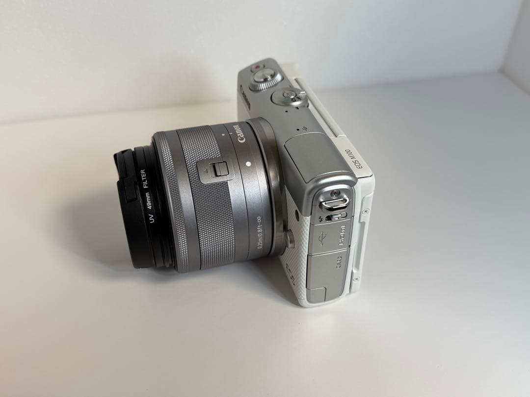 Canon EOS M100 ミラーレス一眼　ダブルズームキット　ホワイト